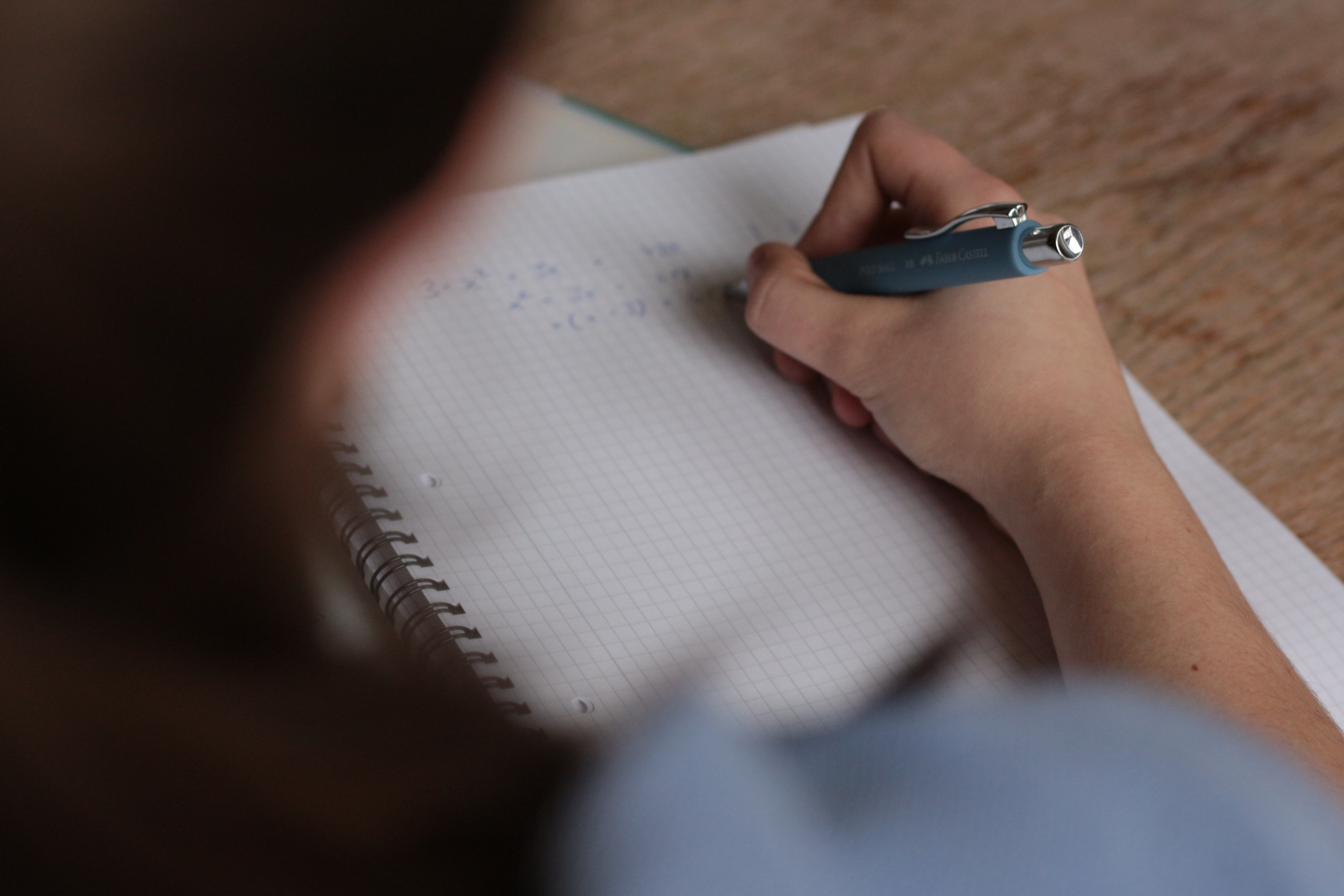 education-exam-hand-249360.jpg