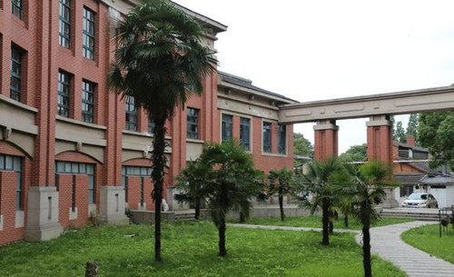 上海雅思各考点校区环境-上海应用技术学院