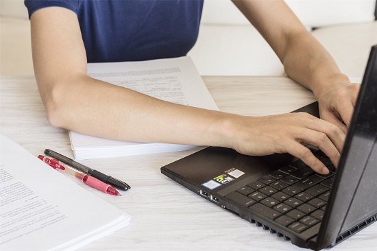 雅思考试方式是笔考还是机考?.jpg 雅思考试方式是笔考还是机考?.jpg