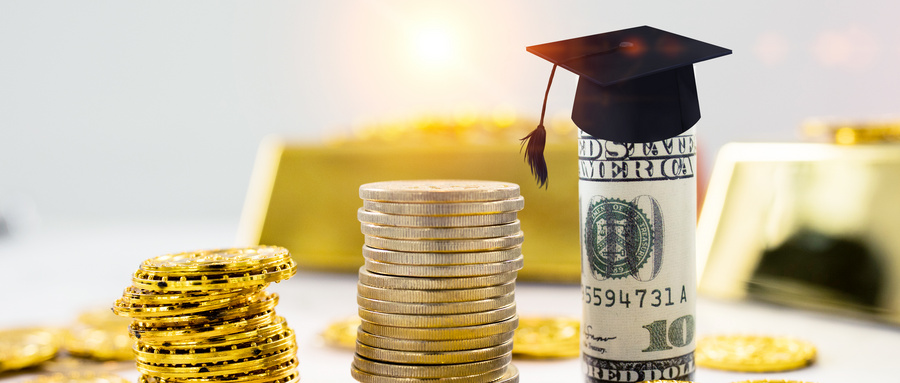 A-Level与IB有哪些不同?A-Level和预科区别在哪?帽与钱币(企业商用).jpg A-Level与IB有哪些不同?A-Level和预科区别在哪?帽与钱币(企业商用).jpg