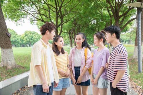 新航道开学第一课：如何在大学期间学习多语种