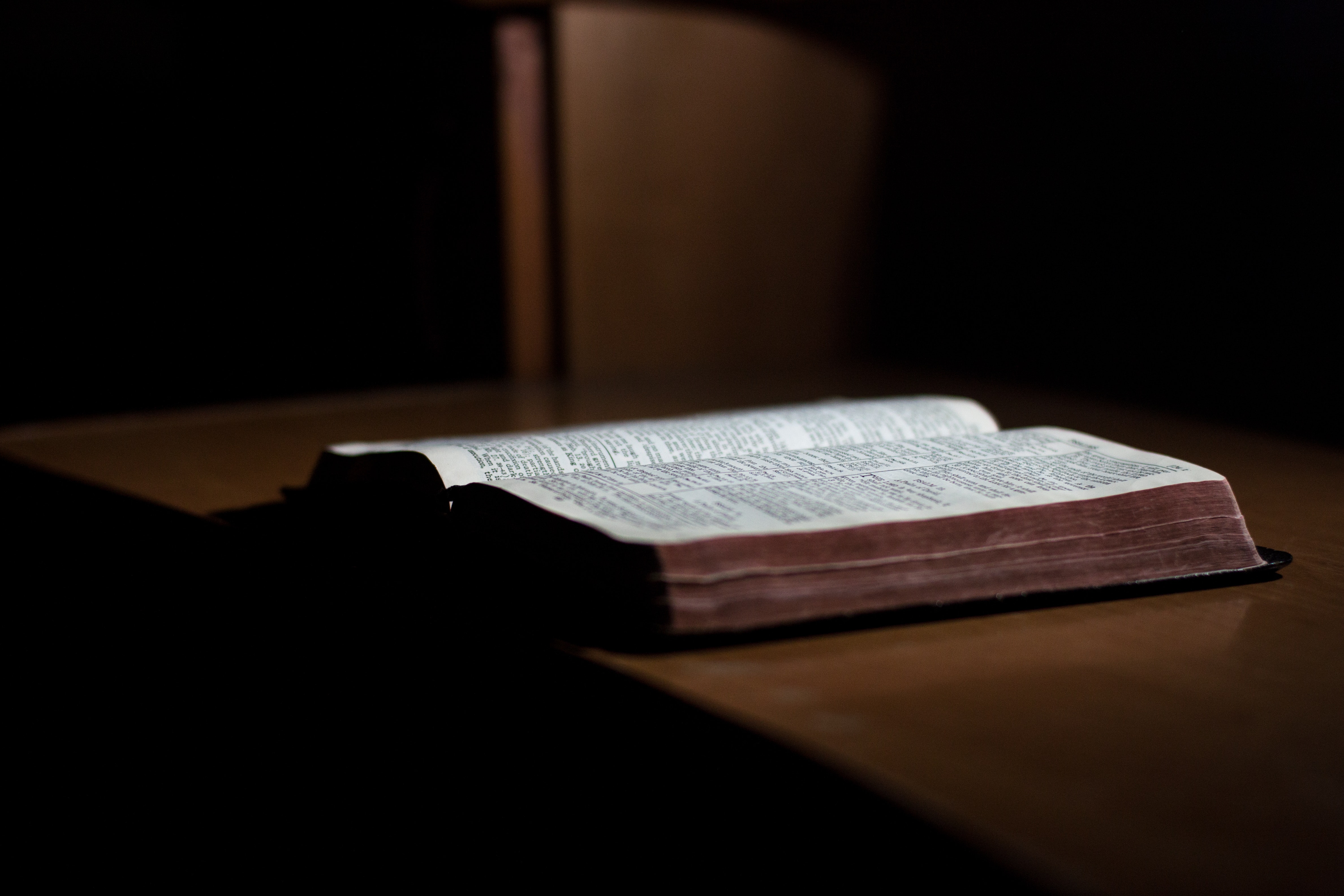 bible-christian-christianity-250609.jpg