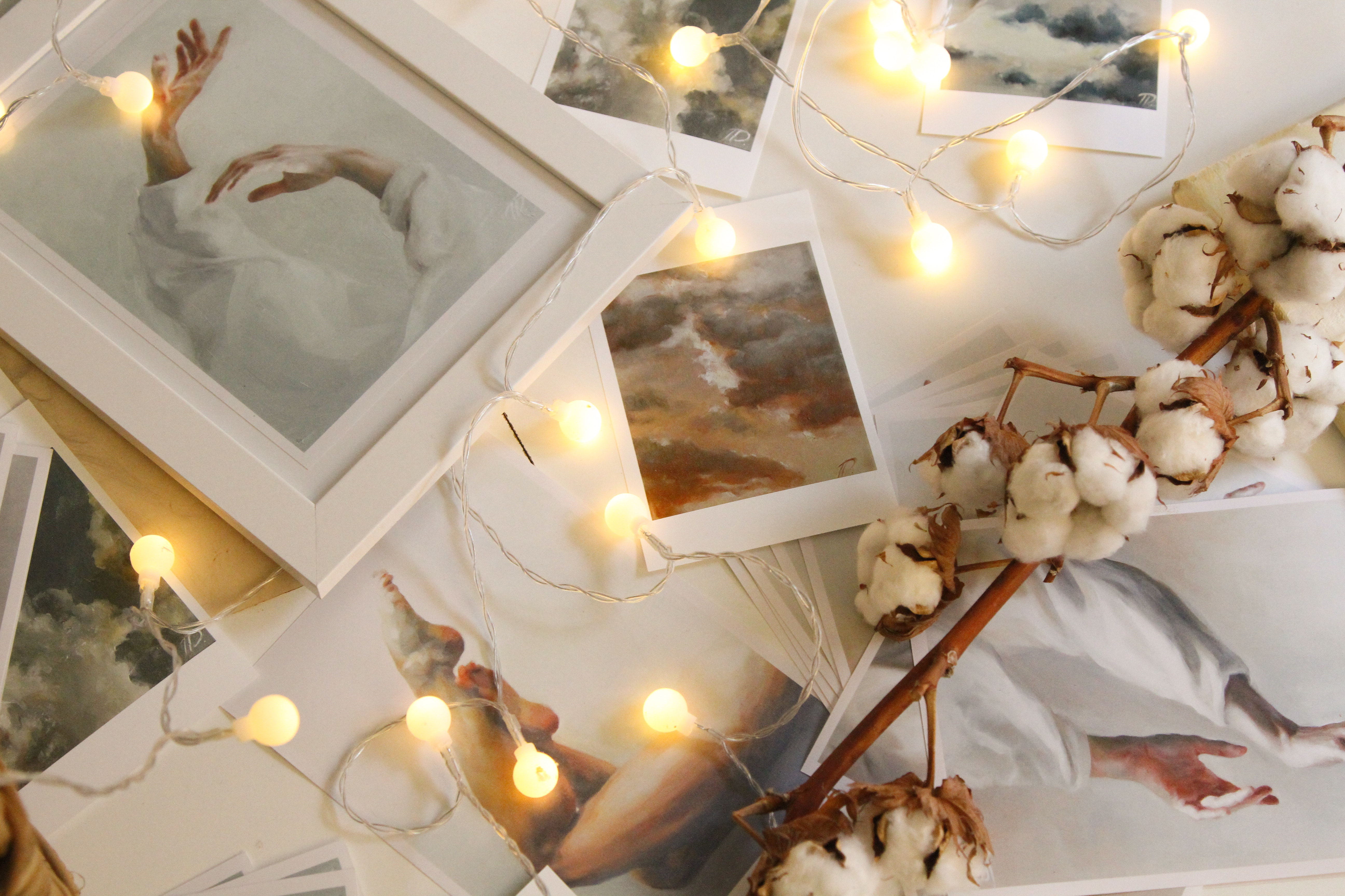 photo-of-string-lights-on-top-of-pictures-3312242 (1)_看图王.jpg photo-of-string-lights-on-top-of-pictures-3312242 (1)_看图王.jpg