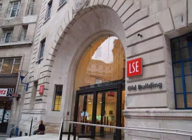 今年9月继续上网课?部分大学要求留学生在11月之前必须返校... 今年9月继续上网课?部分大学要求留学生在11月之前必须返校...